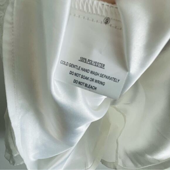 Saints + Secrets sheer embroidered ruffle style v-neck keyhole back sz S white - Picture 10 of 15